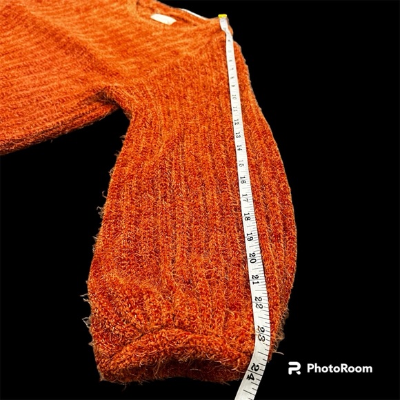 ALTARD STATE fuzzy cropped sweater - Picture 7 of 9